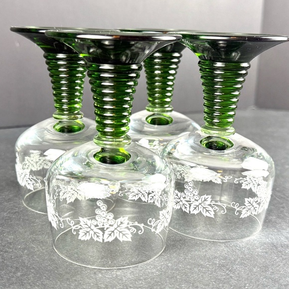 Vintage Green Beehive Stemmed Roemer Etched Grape Cordial 4 Oz Glasses. Set Of 4 - Picture 10 of 13